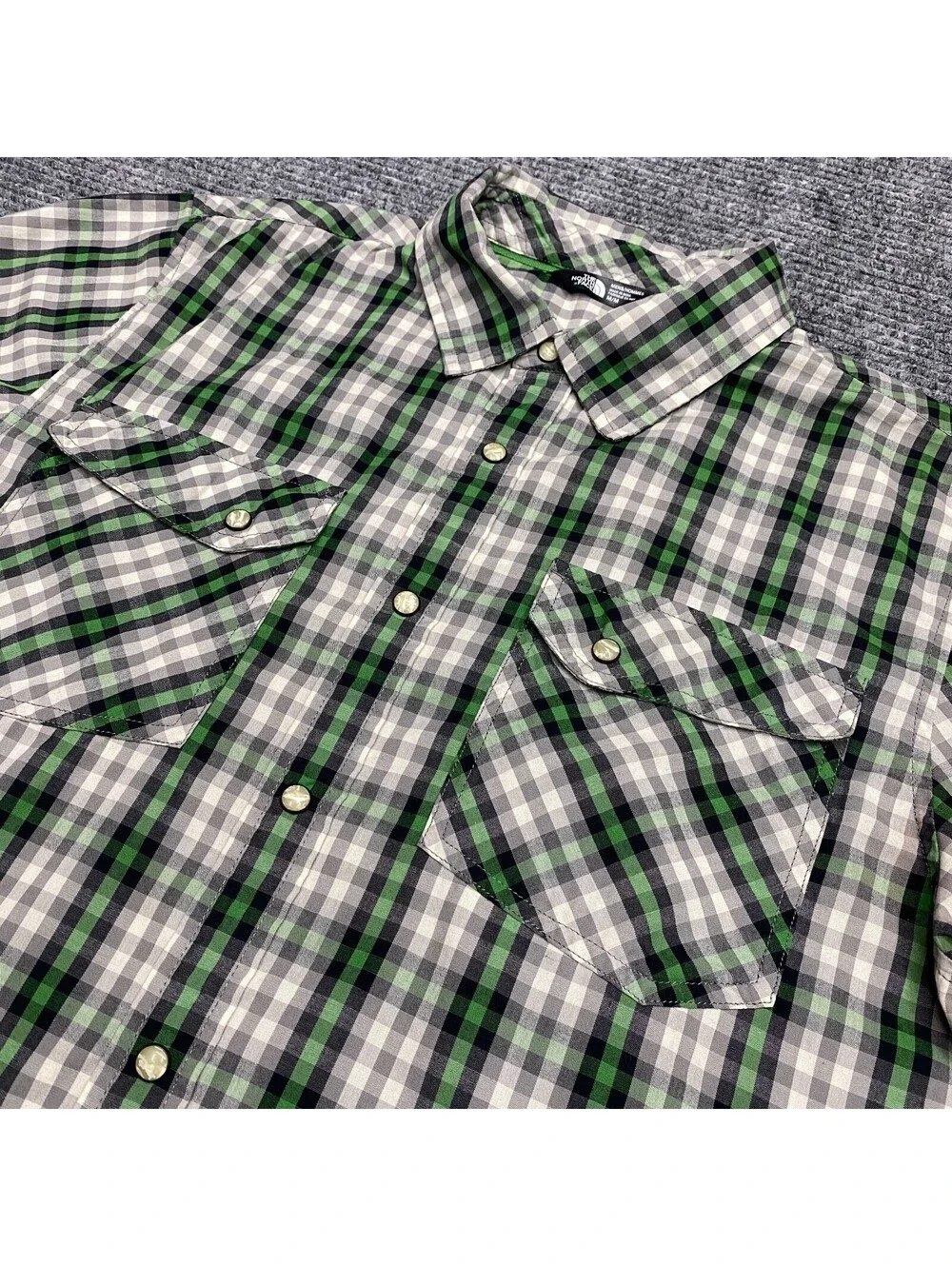North Face Pearl Snap Shirt Mens M Gray Green Plaid Pockets Short Sleeve Western